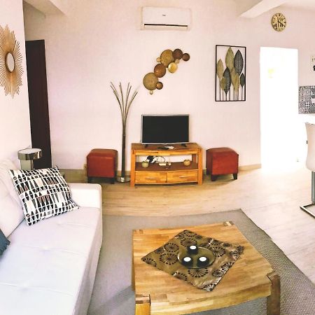 Town House With Patio In Quiet Residential Area 10 Min From Beach Torremolinos Esterno foto