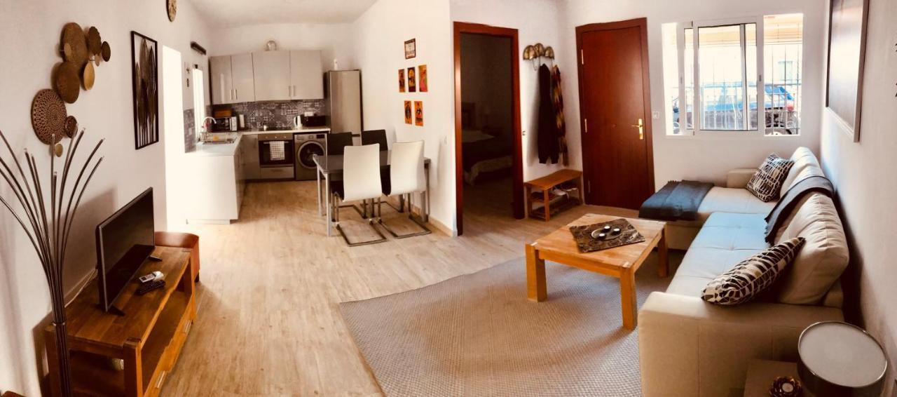 Town House With Patio In Quiet Residential Area 10 Min From Beach Torremolinos Esterno foto
