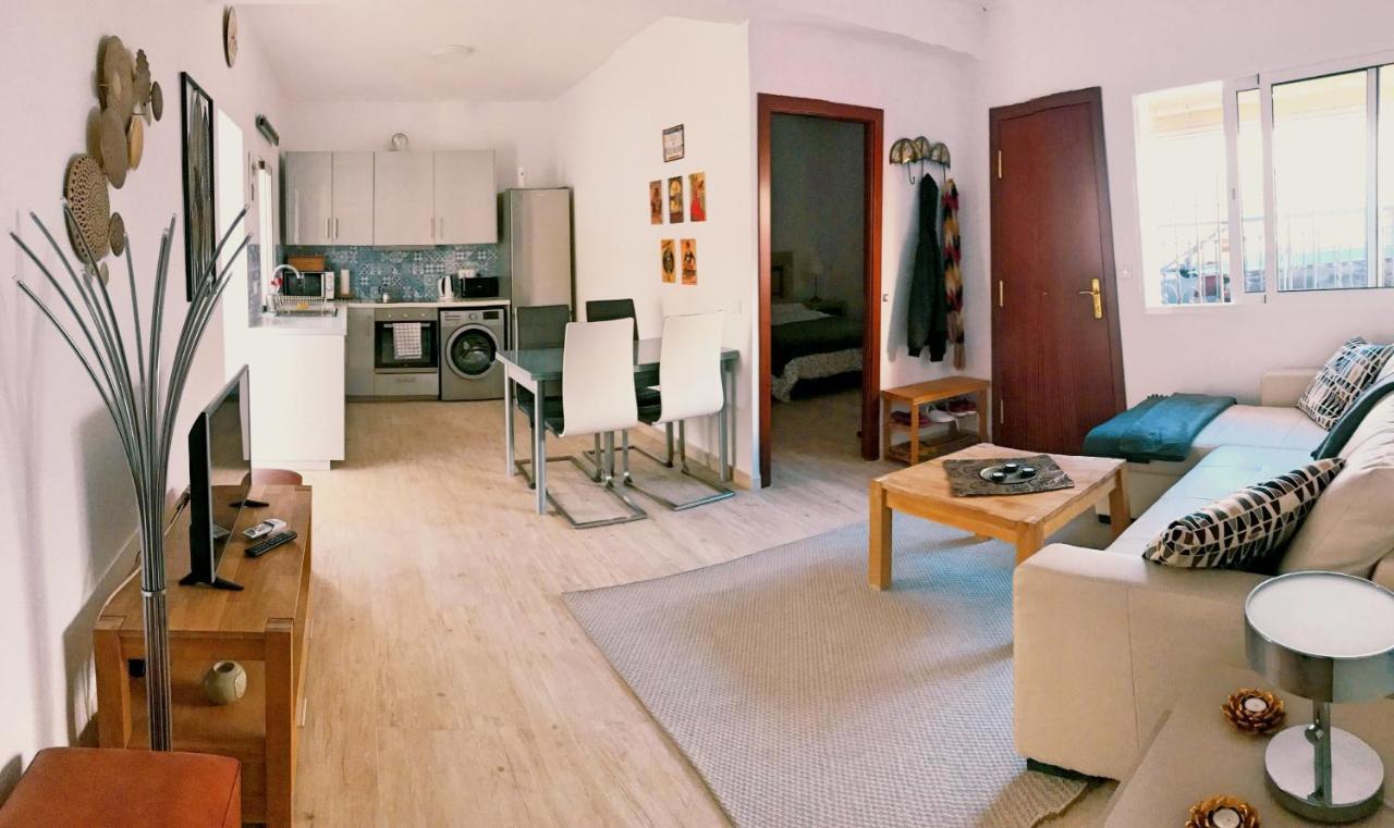 Town House With Patio In Quiet Residential Area 10 Min From Beach Torremolinos Esterno foto