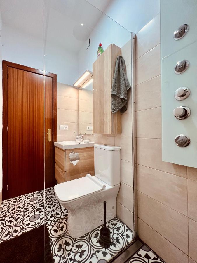 Town House With Patio In Quiet Residential Area 10 Min From Beach Torremolinos Esterno foto